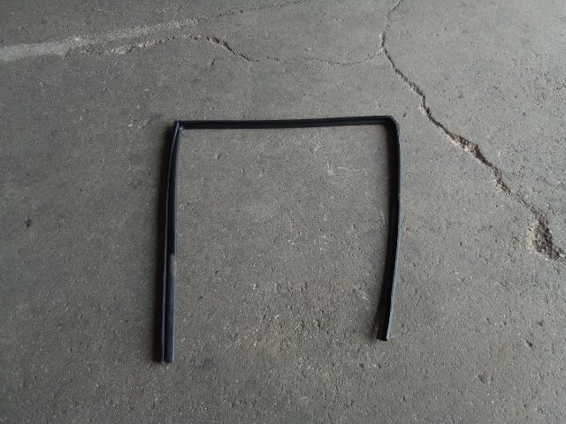 bontott SSANGYONG TIVOLI Bal hátsó Ablakvezető Gumi