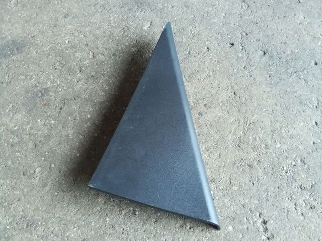 bontott SSANGYONG TIVOLI Bal hátsó Ajtó Díszléc