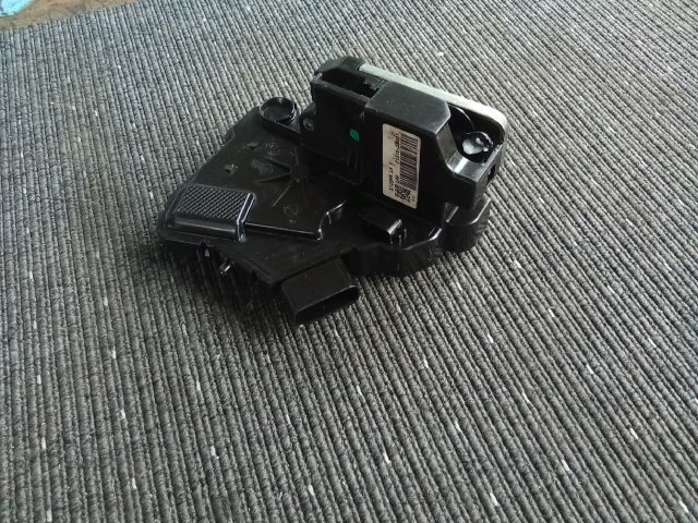 bontott SSANGYONG TIVOLI Bal hátsó Ajtózár