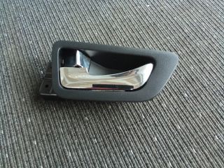 bontott SSANGYONG TIVOLI Bal hátsó Belső Kilincs