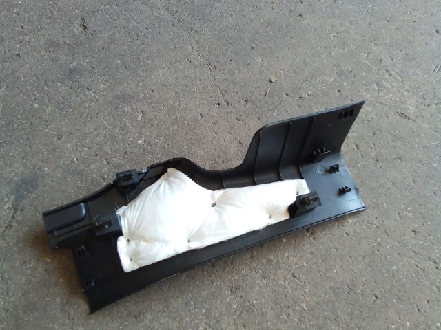 bontott SSANGYONG TIVOLI Bal hátsó Belső Küszöb Burkolat