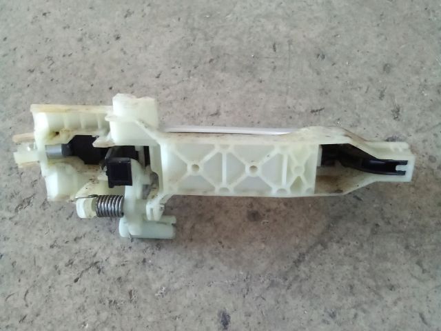 bontott SSANGYONG TIVOLI Bal hátsó Külső Kilincs