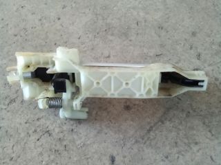 bontott SSANGYONG TIVOLI Bal hátsó Külső Kilincs