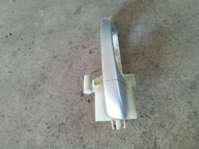 bontott SSANGYONG TIVOLI Bal hátsó Külső Kilincs