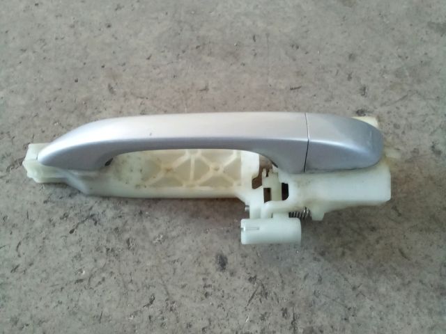 bontott SSANGYONG TIVOLI Bal hátsó Külső Kilincs