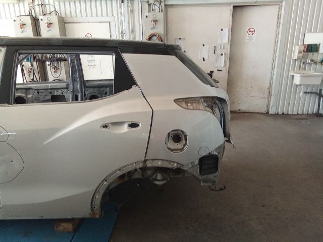 bontott SSANGYONG TIVOLI Bal hátsó Negyed Karosszéria Csomag