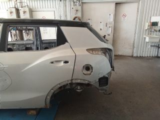bontott SSANGYONG TIVOLI Bal hátsó Negyed Karosszéria Csomag