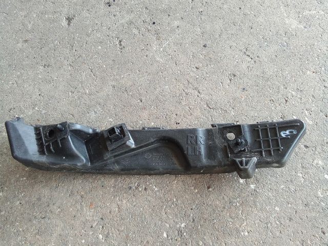 bontott SSANGYONG TIVOLI Bal hátsó Oldal Lökhárító Tartó (Műanyag)