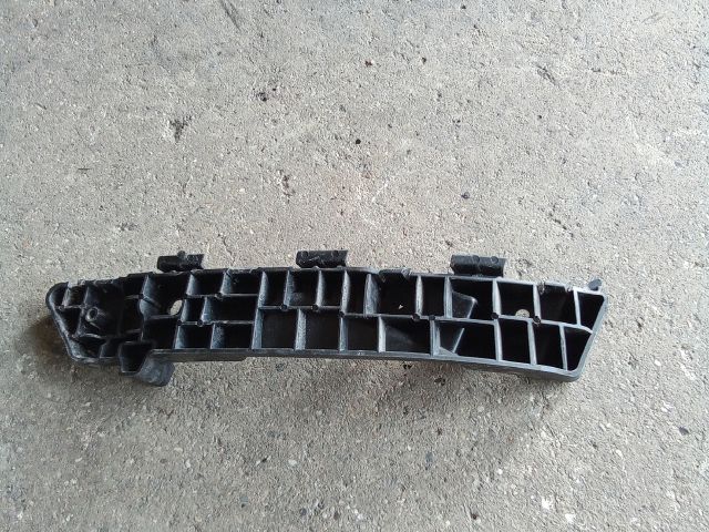 bontott SSANGYONG TIVOLI Bal hátsó Oldal Lökhárító Tartó (Műanyag)