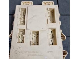 bontott SSANGYONG TIVOLI Biztosítéktábla Utastér