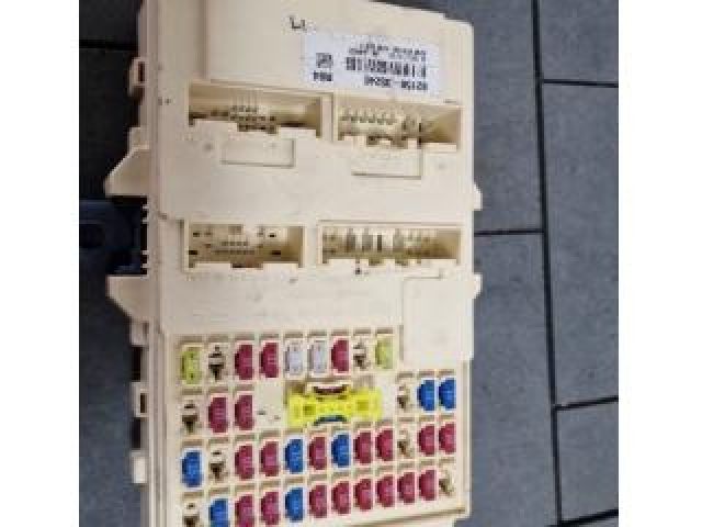 bontott SSANGYONG TIVOLI Biztosítéktábla Utastér