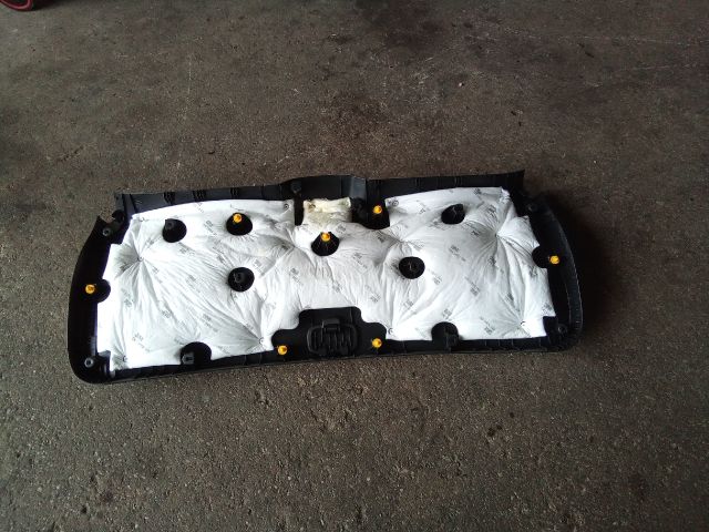 bontott SSANGYONG TIVOLI Csomagtérajtó Burkolat Alsó