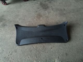 bontott SSANGYONG TIVOLI Csomagtérajtó Burkolat Alsó