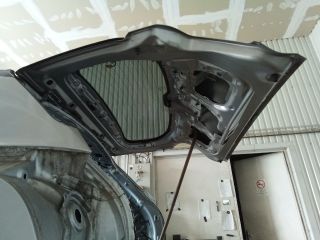 bontott SSANGYONG TIVOLI Csomagtérajtó (Üres lemez)