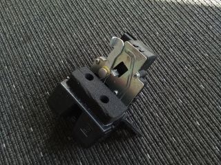 bontott SSANGYONG TIVOLI Csomagtérajtó Zárszerkezet