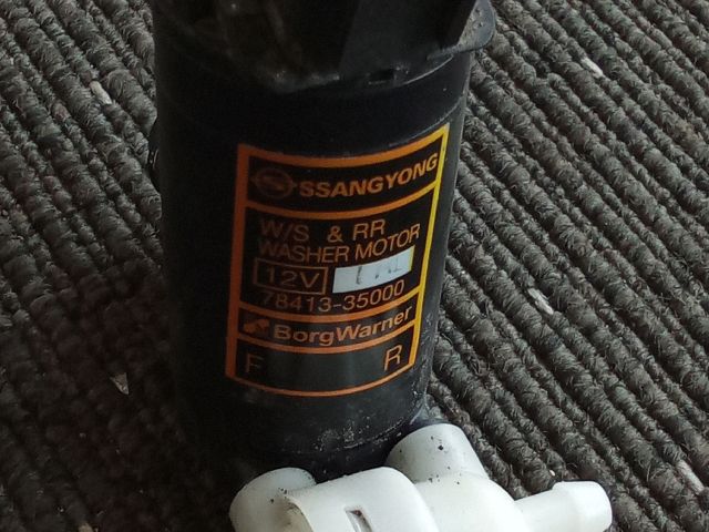 bontott SSANGYONG TIVOLI Első Ablakmosó Szivattyú