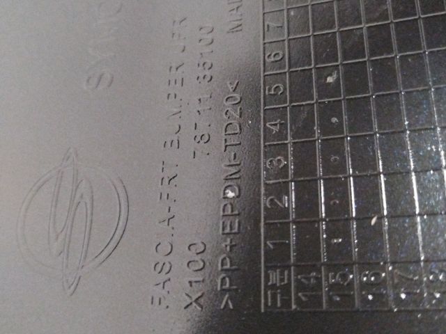 bontott SSANGYONG TIVOLI Első Lökhárító (Üresen)