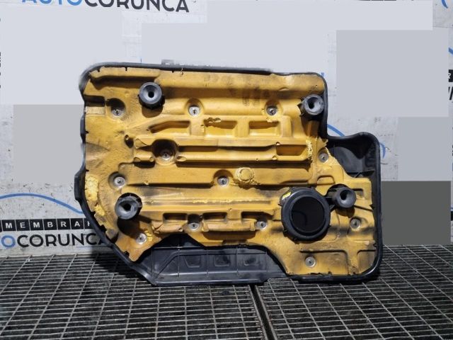 bontott SSANGYONG TIVOLI Felső Hűtőburkolat