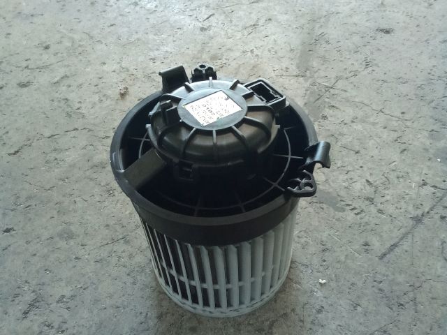 bontott SSANGYONG TIVOLI Fűtőmotor (Klímás)