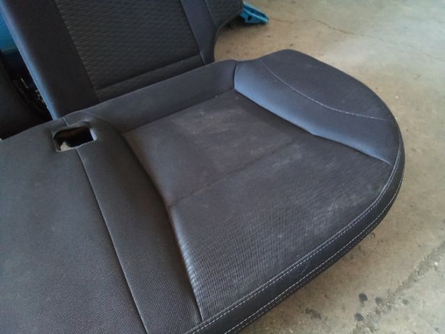 bontott SSANGYONG TIVOLI Hátsó Ülés Szett