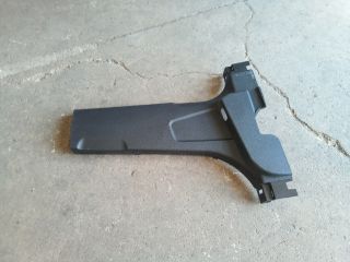 bontott SSANGYONG TIVOLI Jobb B Oszlop Burkolat