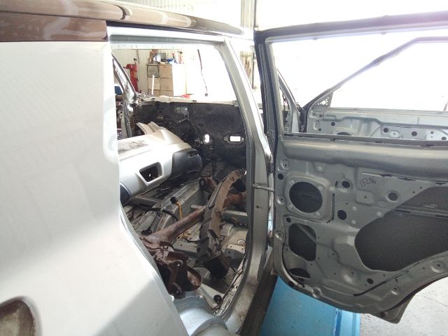 bontott SSANGYONG TIVOLI Jobb B Oszlop