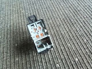 bontott SSANGYONG TIVOLI Jobb első Ablakemelő Kapcsoló