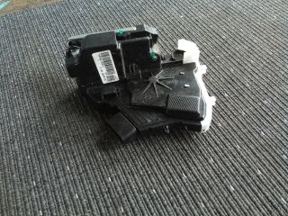 bontott SSANGYONG TIVOLI Jobb első Ajtózár