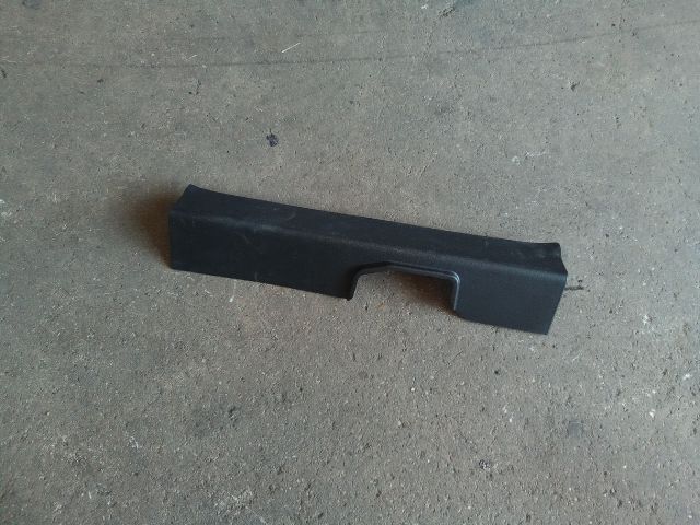 bontott SSANGYONG TIVOLI Jobb első Belső Küszöb Burkolat