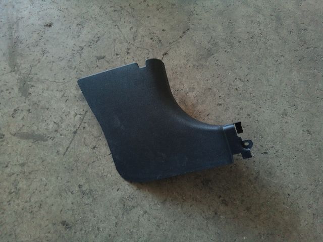 bontott SSANGYONG TIVOLI Jobb első Belső Küszöb Burkolat