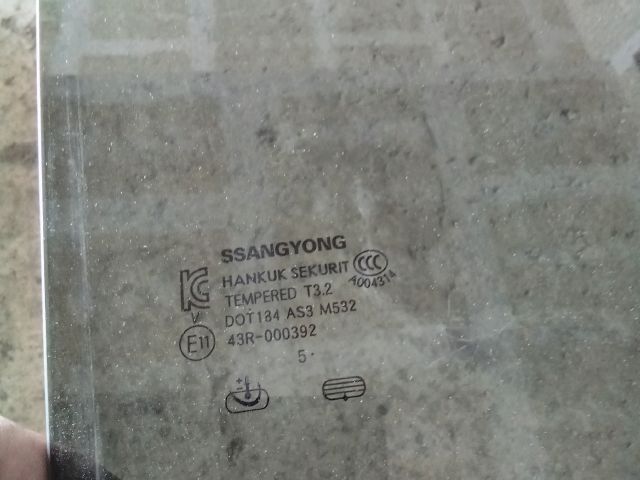 bontott SSANGYONG TIVOLI Jobb hátsó Ablak