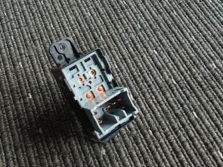 bontott SSANGYONG TIVOLI Jobb hátsó Ablakemelő Kapcsoló