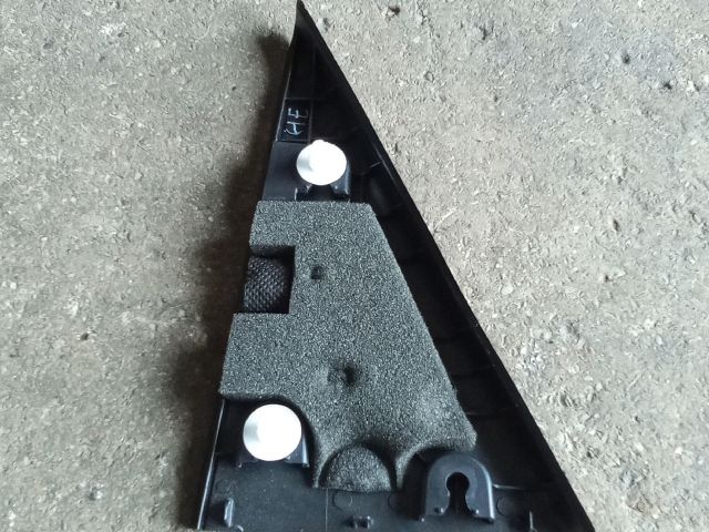 bontott SSANGYONG TIVOLI Jobb hátsó Ajtó Díszléc