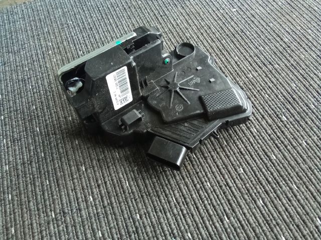 bontott SSANGYONG TIVOLI Jobb hátsó Ajtózár