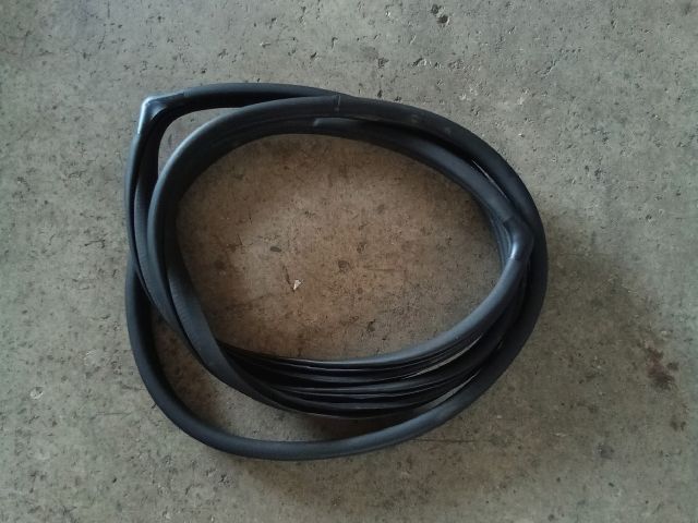 bontott SSANGYONG TIVOLI Jobb hátsó Gumikéder