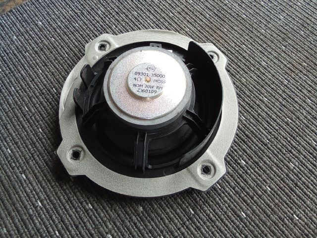 bontott SSANGYONG TIVOLI Jobb hátsó Hangszóró