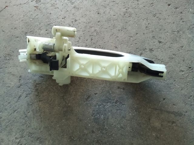 bontott SSANGYONG TIVOLI Jobb hátsó Külső Kilincs