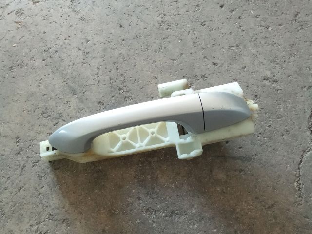 bontott SSANGYONG TIVOLI Jobb hátsó Külső Kilincs