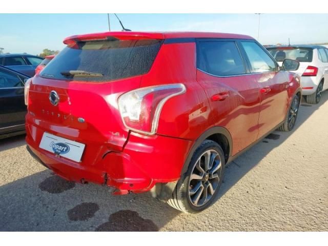 bontott SSANGYONG TIVOLI Jobb Külső Hátsó Lámpa