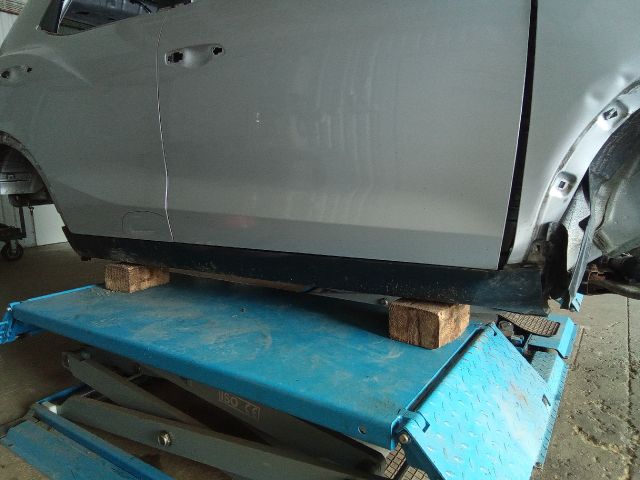 bontott SSANGYONG TIVOLI Jobb Küszöb