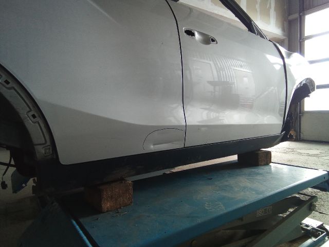 bontott SSANGYONG TIVOLI Jobb Küszöb