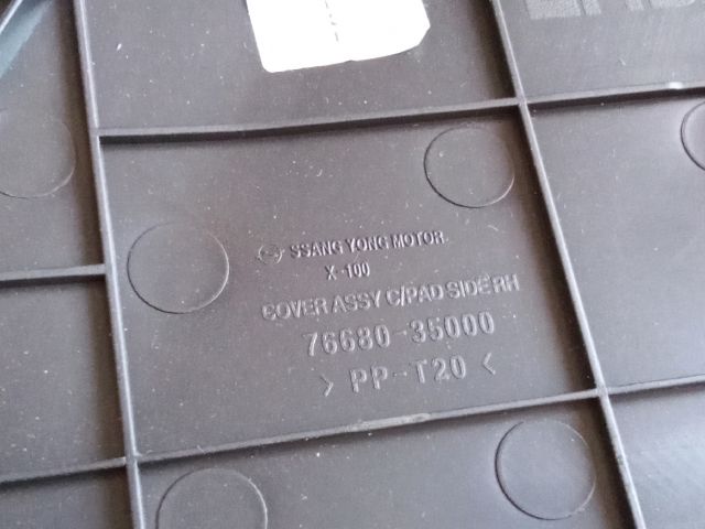 bontott SSANGYONG TIVOLI Jobb Műszerfal Oldalkárpit