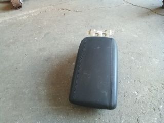 bontott SSANGYONG TIVOLI Könyöklő