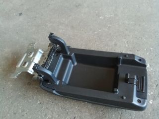 bontott SSANGYONG TIVOLI Könyöklő