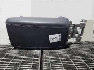 bontott SSANGYONG TIVOLI Könyöklő