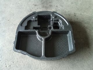 bontott SSANGYONG TIVOLI Pótkerék Szerszámtartó