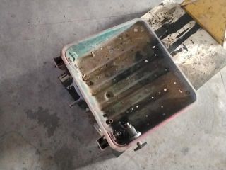 bontott STEYR 9S14 Akkumulátor Tartó