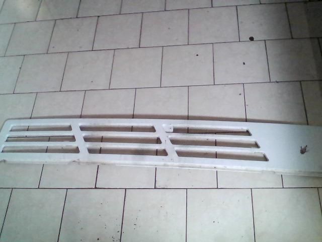 bontott STEYR 9S14 Hűtőrács