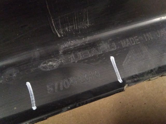 bontott SUBARU CROSSTREK Első Lökhárító (Üresen)