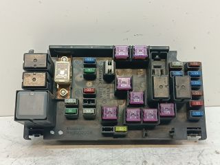 bontott SUBARU FORESTER Biztosítéktábla Motortér